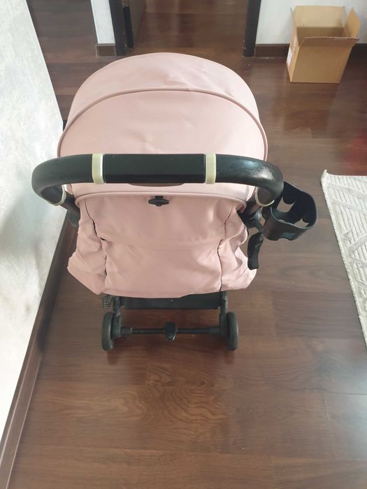 Детская прогулочная коляска