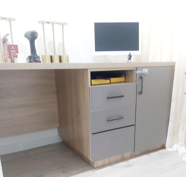 Продаю компьтерный стол