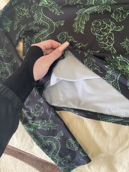 Много сладка модерна блуза носена е 2/3 пъти  размер S