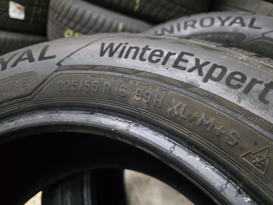 2бр Като нови Зимни гуми 225 55 16 - Uniroyal- DOT 2023