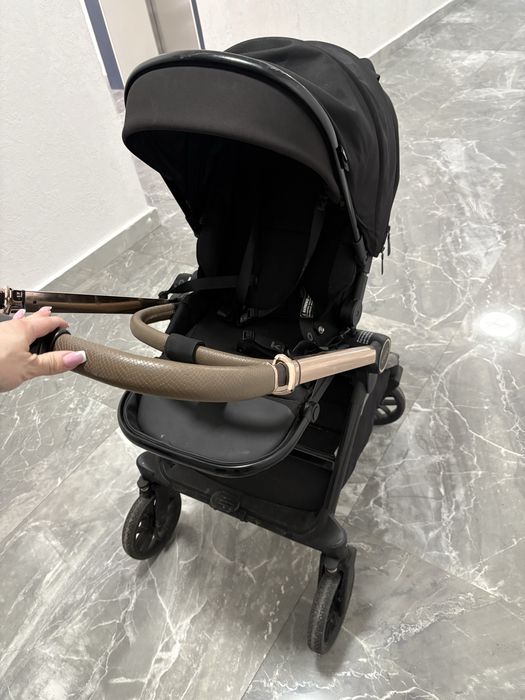 Продам Коляску Kidilo , вес коляски 7 кг