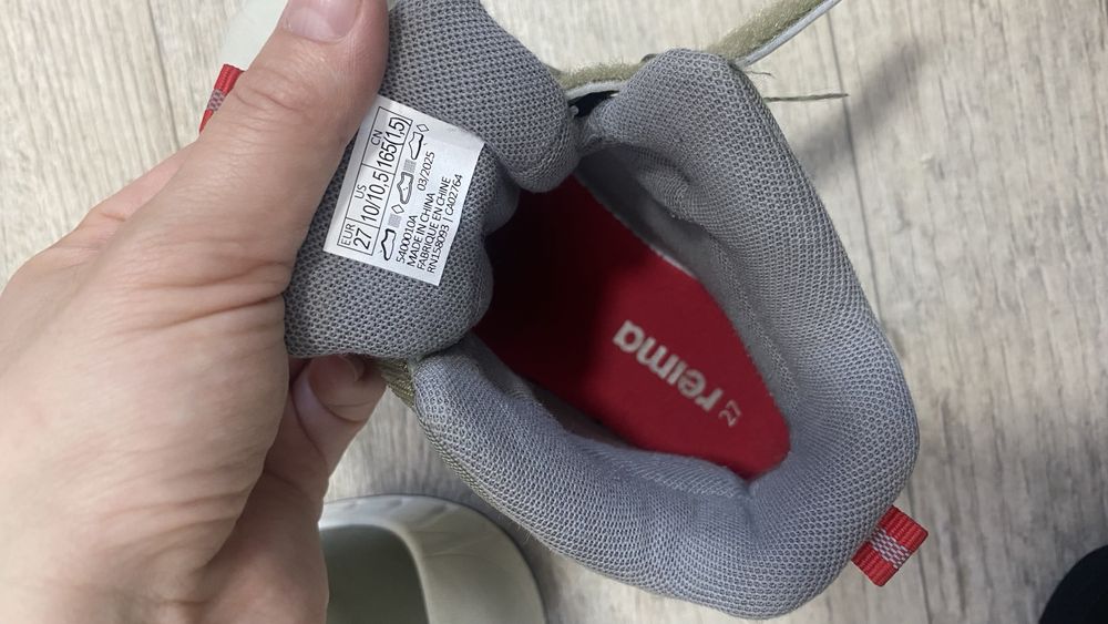 Продам обувь reima