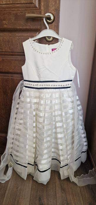 4 нарядных платья на девочку 4-7 лет