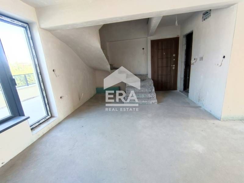 Просторени светъл  мезонет в един от най-предпочитаните квартали на гр