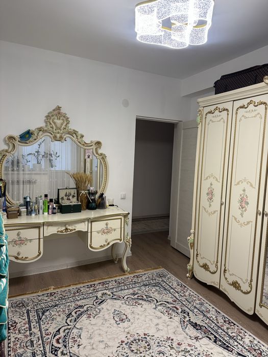 Мкр.Берекден 3 бөлмелі пәтер сатылады.