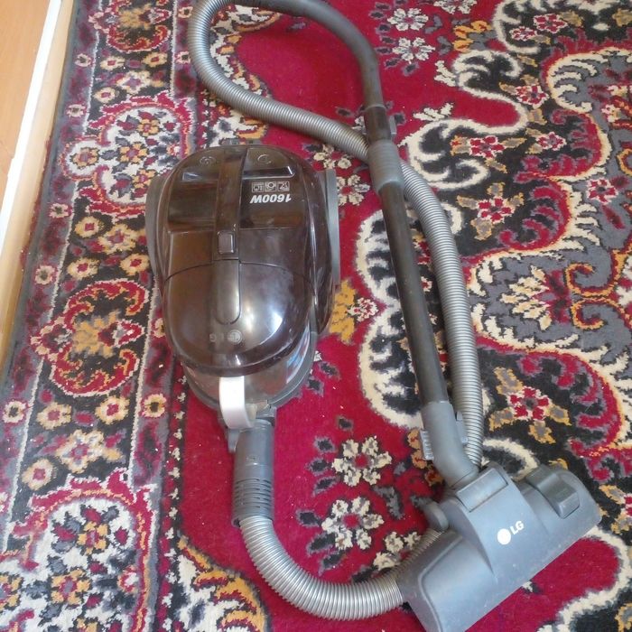 Пылесос LG 1600w