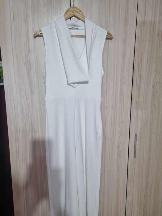 Уникален гащеризон на Зара