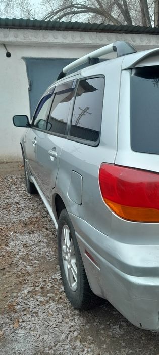 Продам Митсубиси аутлендер.