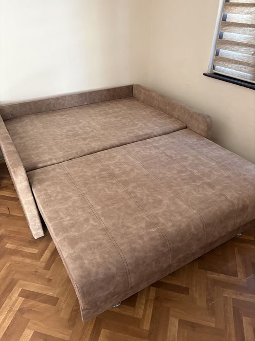 Canapea extensibila cu lada 180/160