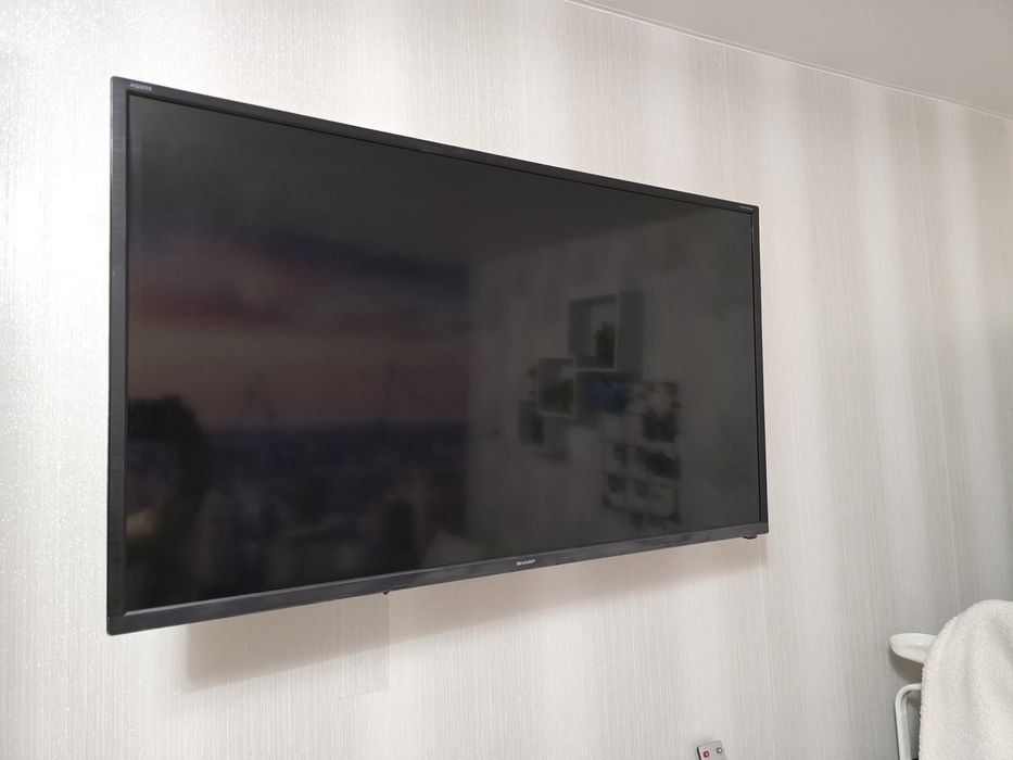 Телевизор SHARP в идеално състояние