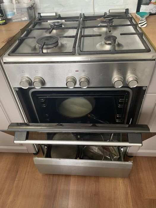 Продам газовую плиту