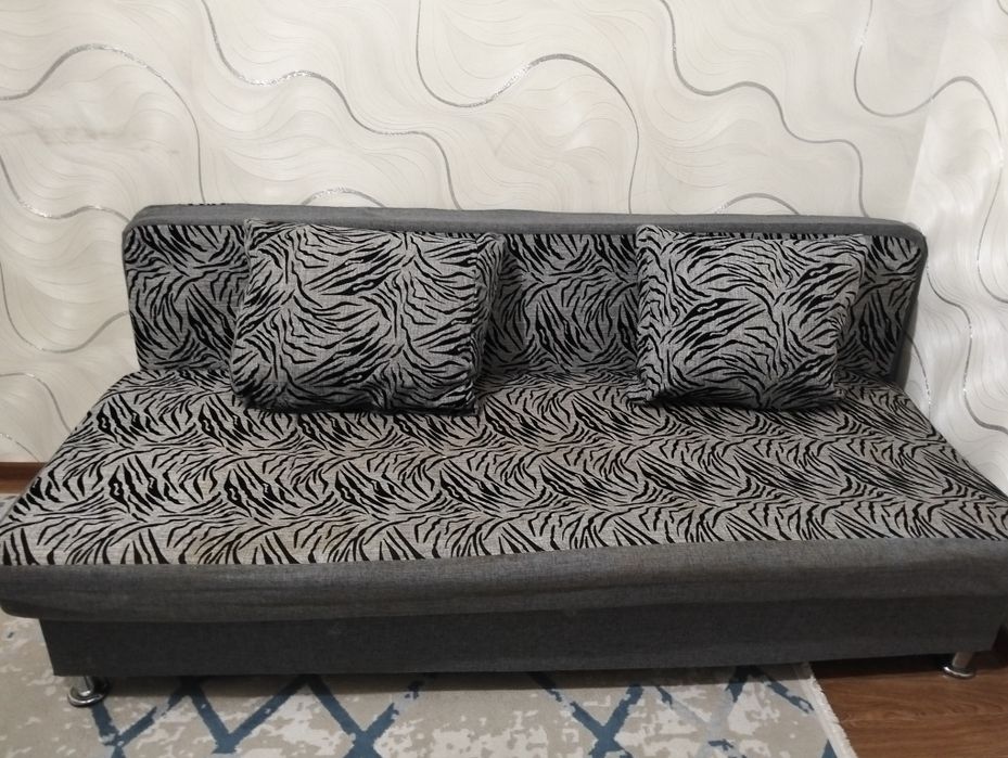 Продается диван.