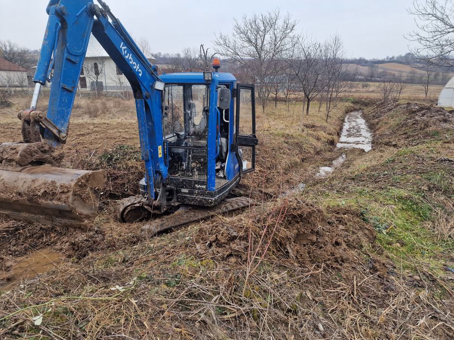 Chirie / Inchiriere excavator ( miniexcavator) de 2.7 t