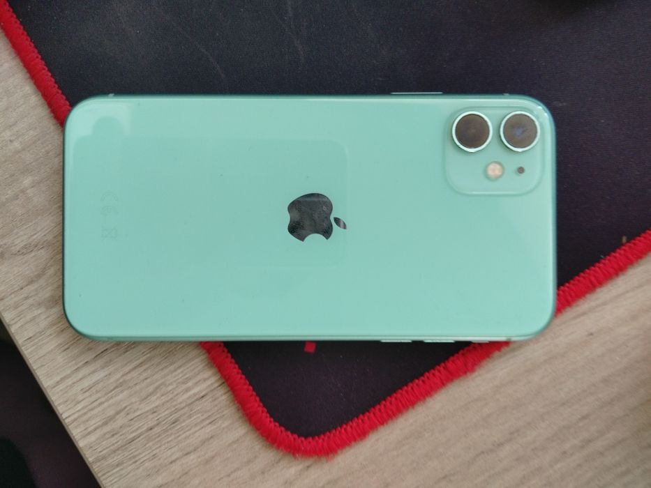 Продам IPhone 11 на 128 гигабайт