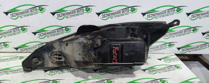 Far dreapta Ford Focus prima generatie