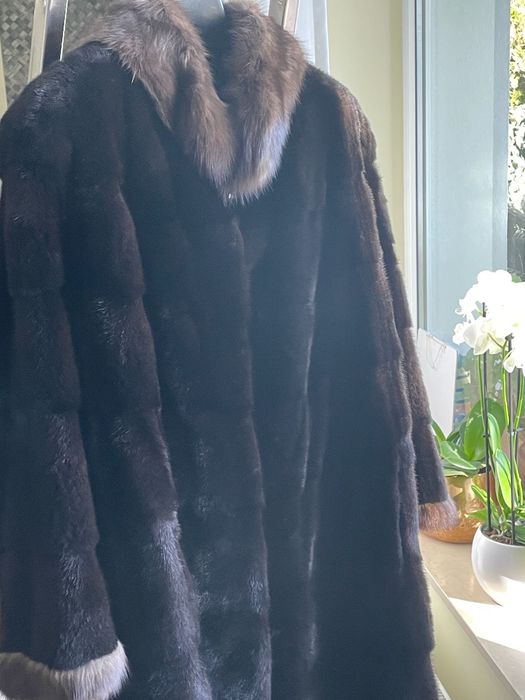 Haina de nurca maro blana naturala