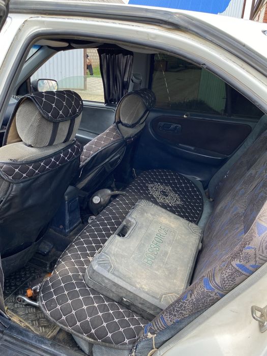 Nissan primera p10 1993г