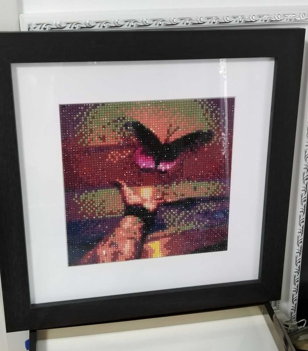 Tablouri lucrate manual prin tehnica Diamond painting, unicate.