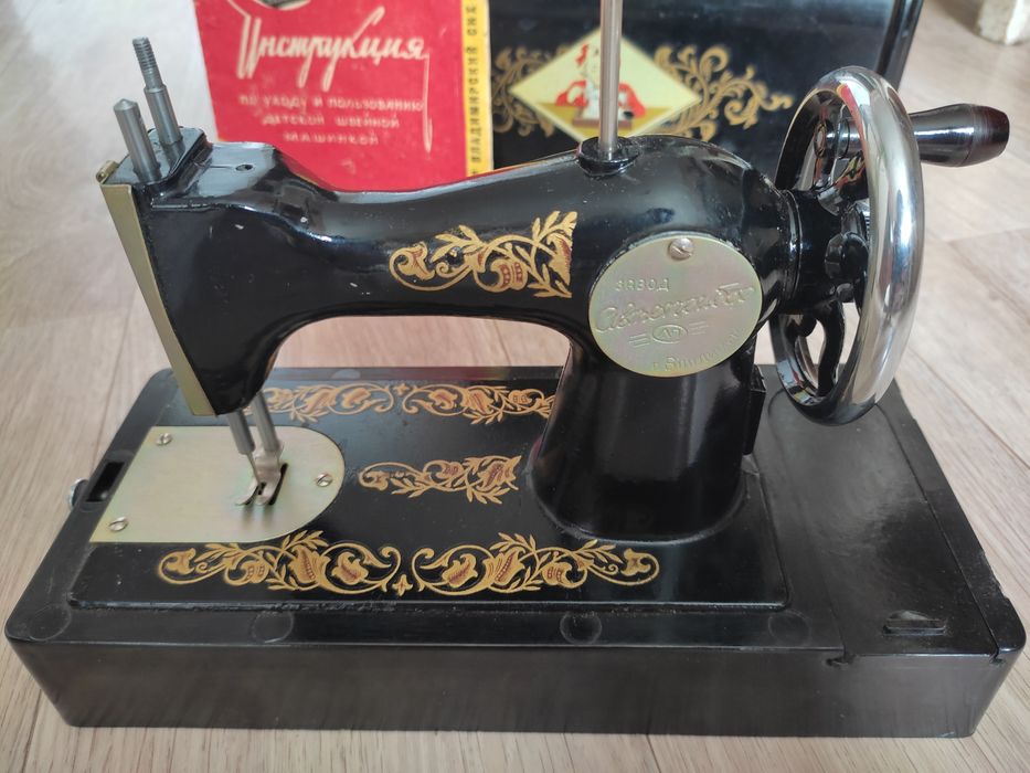 Швейная машинка ручная
