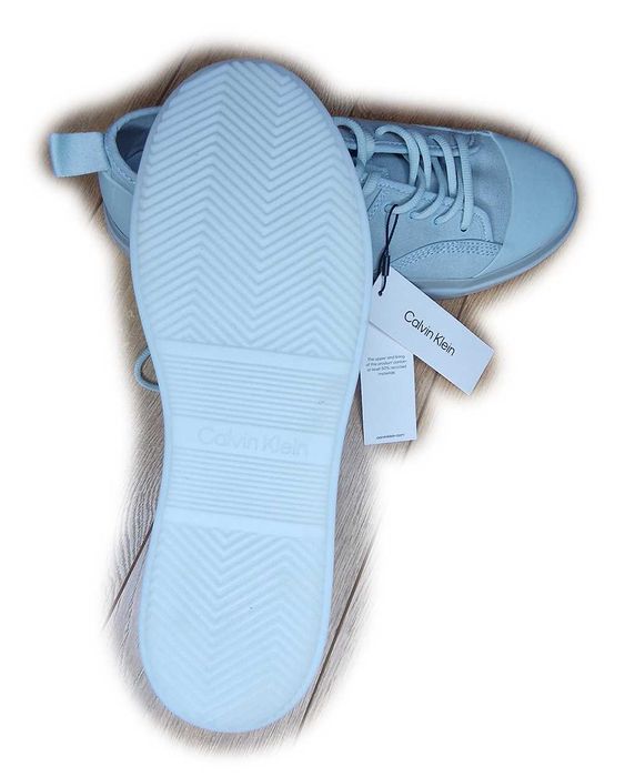 Calvin Klein кецове, чисто нови, номер EU 42