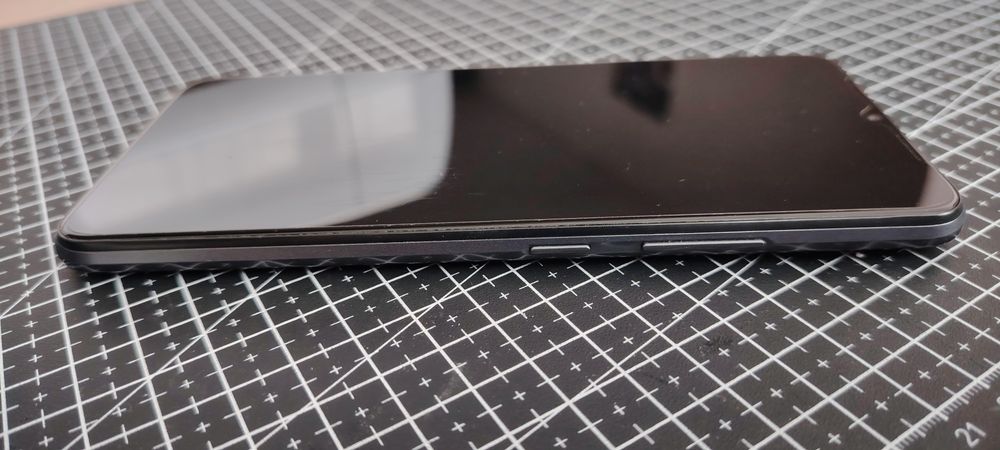 Realme C11 2021 - 32GB / 2GB RAM - Много запазен