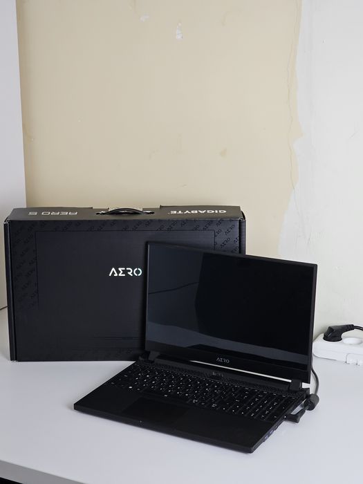 Игровой Ноутбук Gigabyte Aero 5 KE