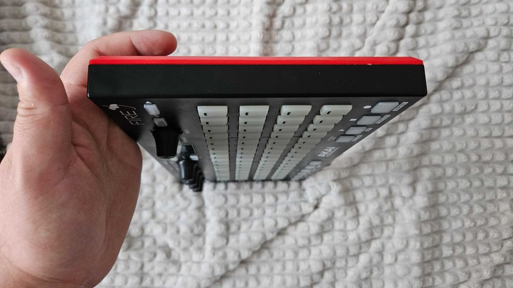 Controller Midi Akai Professional Fire pentru FL Studio