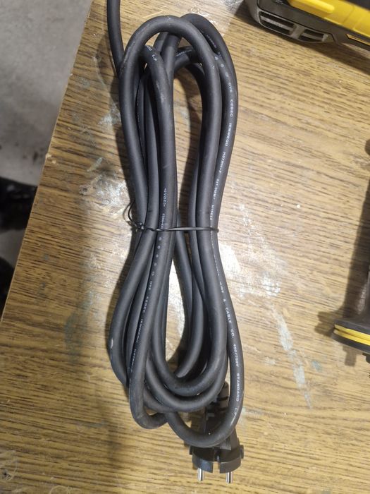 Продам углошлифовальную машинку