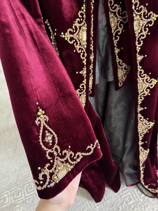 Бешпент и кәжекей от AYANUR Atelier