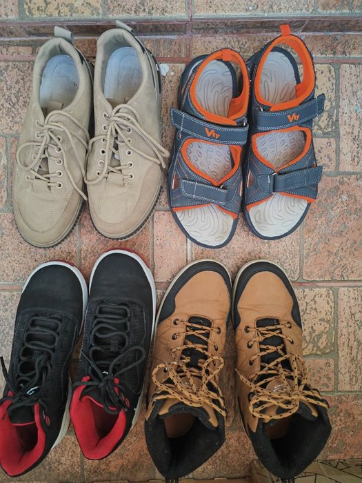 Ghete si sandale marimi 39 40 41