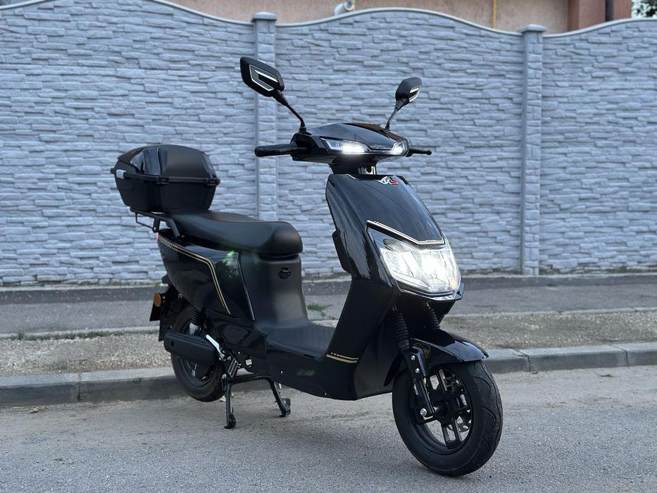 De vanzare scuter full electric CUMPARAT DE NOU