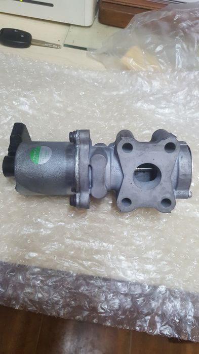 Продавам EGR клапан за тойота рав 4  ;2.2 дизел