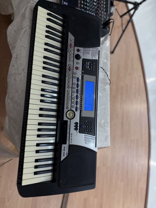Продается сентизатор Yamaha .