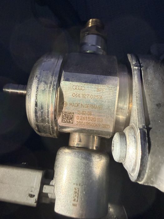 Pompa inalta Audi A4, A5 1.8 tfsi cjeb 06k127025a
