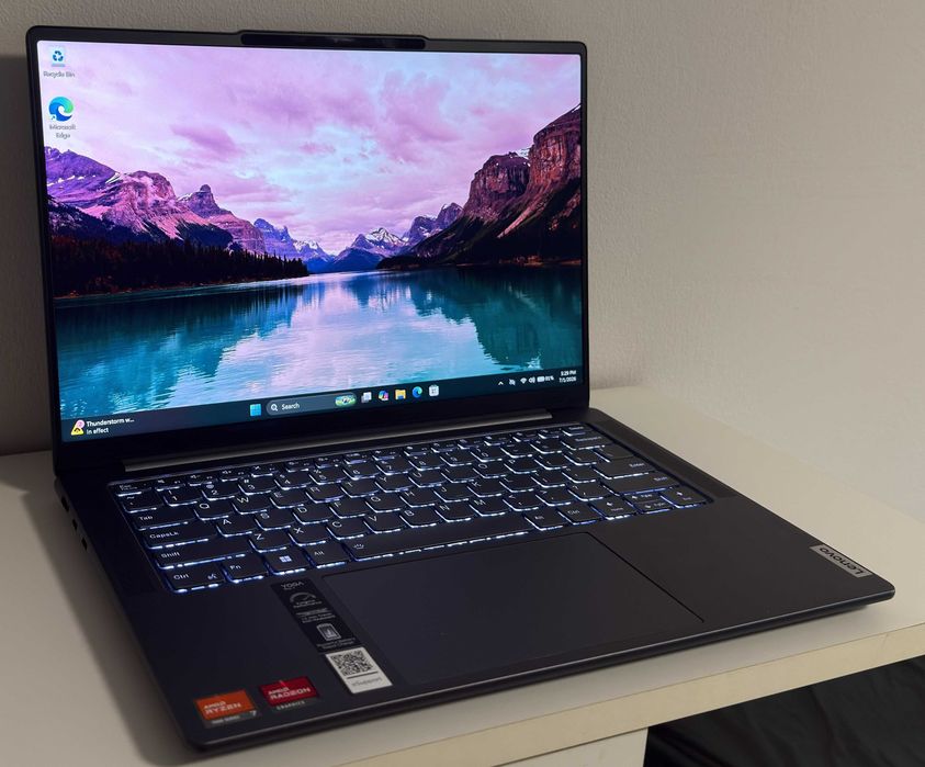 Ultrabook LENOVO Yoga Pro 7 14APH8, AMD Ryzen 7 7840HS ,16GB DDR5,Radeon 780M,1TB SSD ,2.5K IPS
