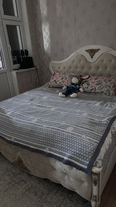 Продам спальный гарнитур