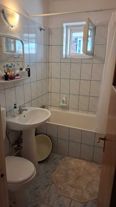 Apartament 2 camere zona centrala de vanzare