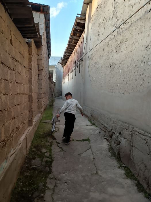 Qo'yliq bozori yaqinida yer xisobida uchastka sotiladi 5sotx