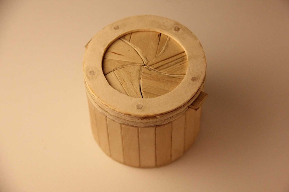 Дървена кутия с капак тип бленда