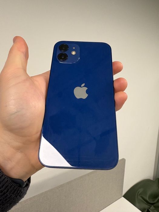 Iphone 12 в хорошем состояние
