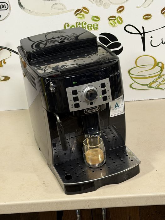 Кафемашина кафе автомат delonghi magnifica S с гаранция