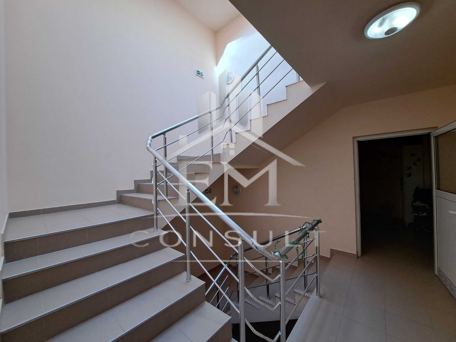 Слънчев двустаен апартамент в кв. Възрожденци на ТОП ЦЕНА