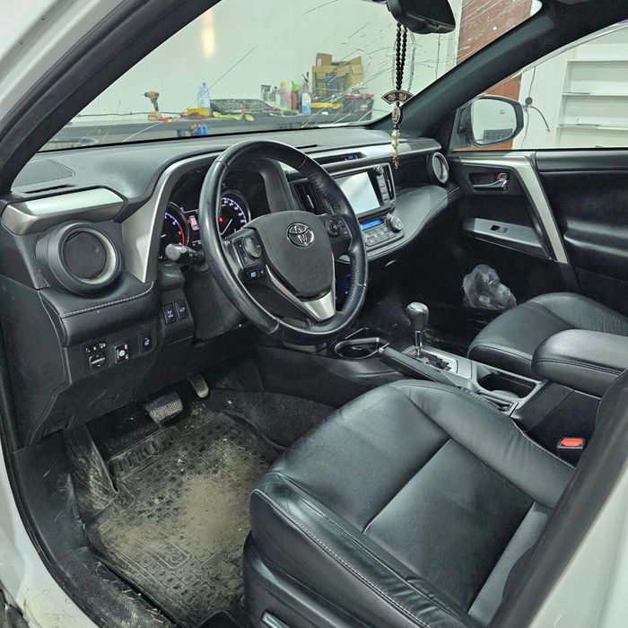 Перетяжка реставрация салона панели торпедо потолка руля ремонт ...