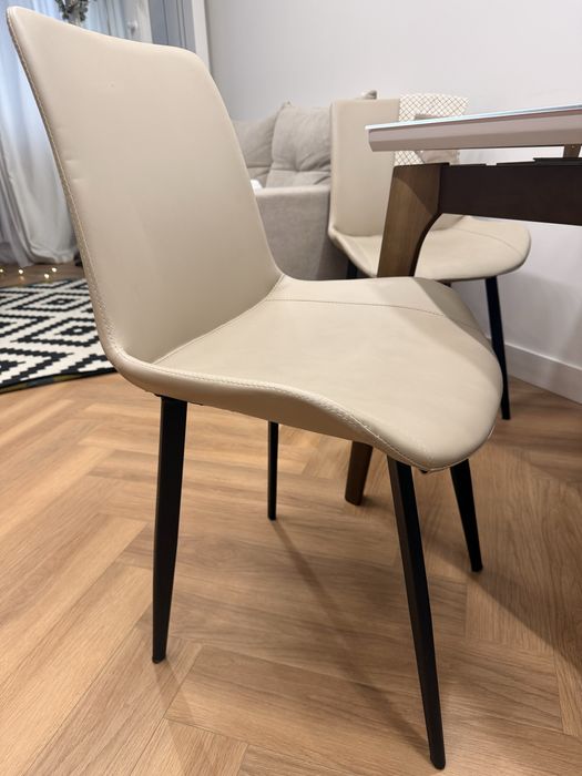 Продам 6 стульев