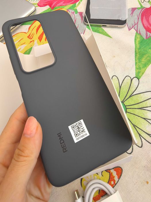 Чисто нов Redmi 15, с гаранция 2 години.