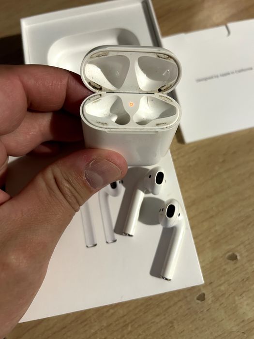 Apple AirPods 1 Поколение