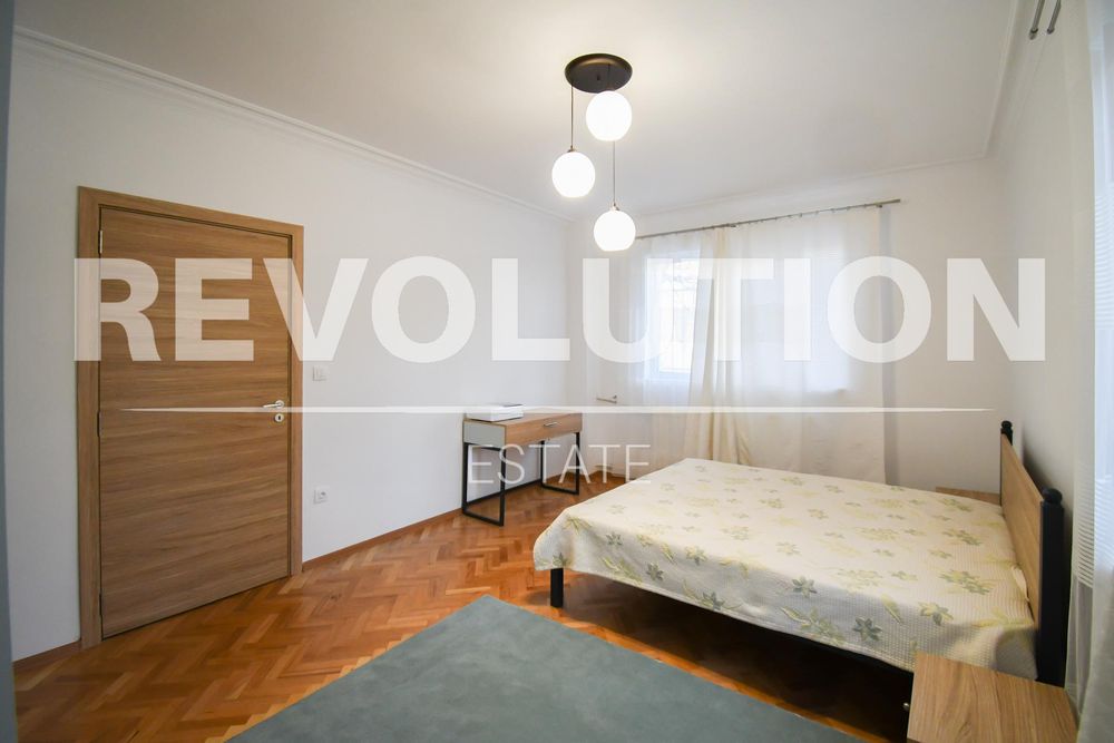 Дава се под наем Тристаен апартамент в София, Оборище - 115 кв.м за 800 € - Снимка #6