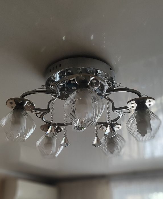 Продам люстру ( хром)