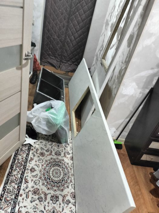 Продам столешницу размером  1, 90*60