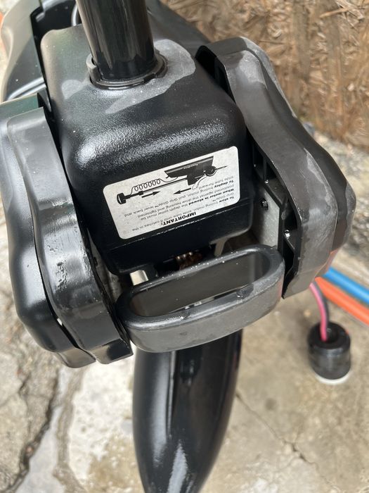 Продам электро двигатель на лодку